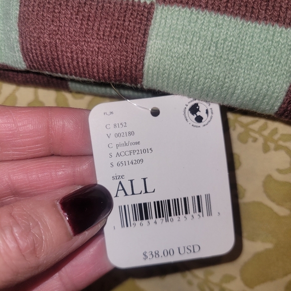 Free People Checkered beanie NWT - Picture 4 of 5